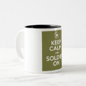 マグの平静そして兵士を保って下さい ツートーンマグカップ (正面左)