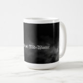 マグは寒々とした冬の中にいる コーヒーマグカップ (正面右)