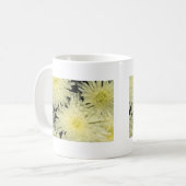 マグは、白い菊星を好みます コーヒーマグカップ (正面左)