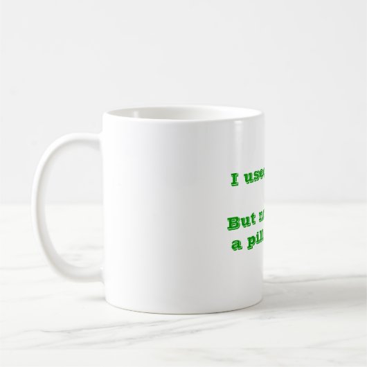 マグを気にするのに使用される コーヒーマグカップ (左)