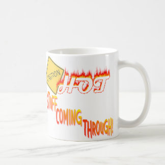 マグを通って来る特ダネ コーヒーマグカップ