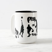 マグを遊びますか、または家に居て下さい ツートーンマグカップ (正面左)