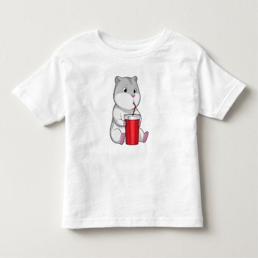 マグカップと飲料用ストローでハムスター トドラーTシャツ (正面)