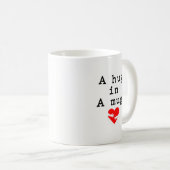 マグカップの中で抱きしめ! コーヒーマグカップ (正面右)