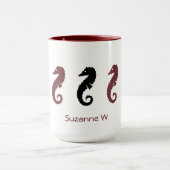 マグカップ – 名前の海馬（マルーンと黒） (中央)