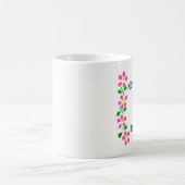 マグカップ – 女性 – にもかかわらず、彼女は続けた (中央)