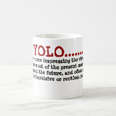 マグクラシックで白いYOLO…. コーヒーマグカップ (中央)