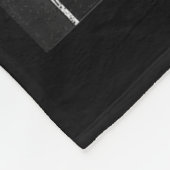 マグショット – ドナルド・トランプ・マグショット – 決して降伏 フリースブランケット (角)