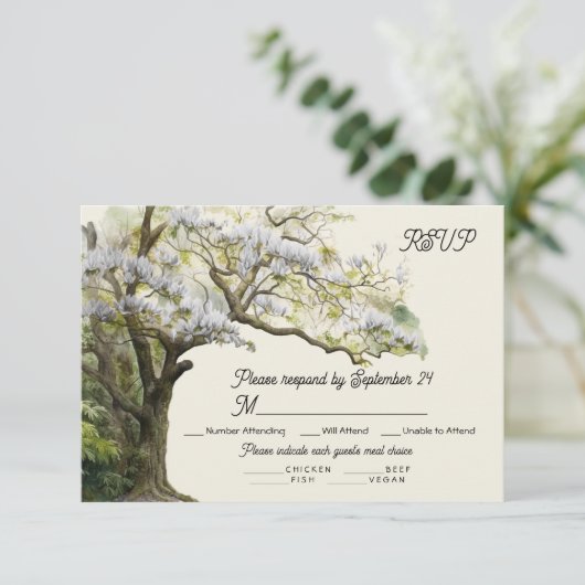 マグノリアとモスウェディングRSVP食事選択カード 招待状 (スタンド正面)