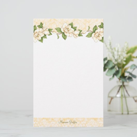 マグノリアのダマスク織のパーソナライズな筆記用紙 便箋 (スタンド正面)