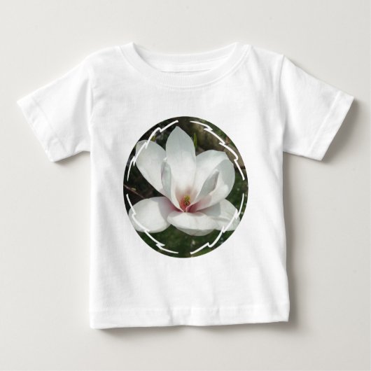 マグノリアの花のベビーのTシャツ ベビーTシャツ (正面)