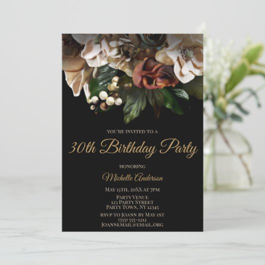 マグノリアトップ金ゴールドとブラックフローラ誕生日 招待状 (スタンド正面)