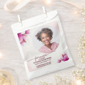 マグノリアピンクフローラメモリアル フェイバーバッグ (クリップ留めされた状態)