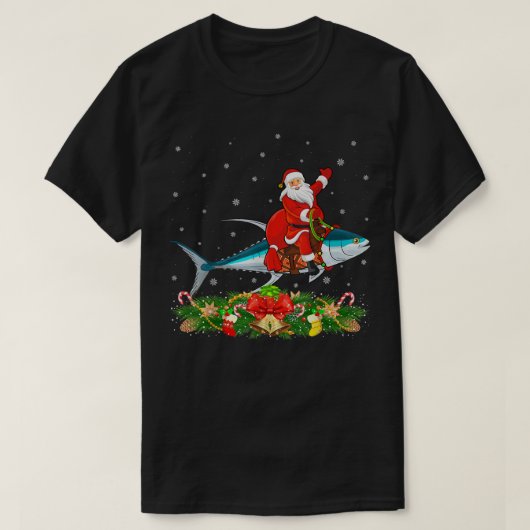 マグロ好きのためのクリスマス サンタマグロに乗る 面白い クリスマスプレゼント Tシャツ (デザイン正面)