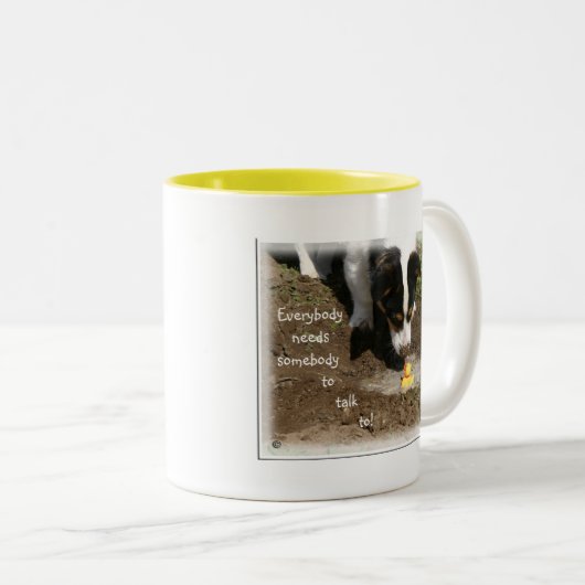 マグ皆は友人を必要とします ツートーンマグカップ (正面右)