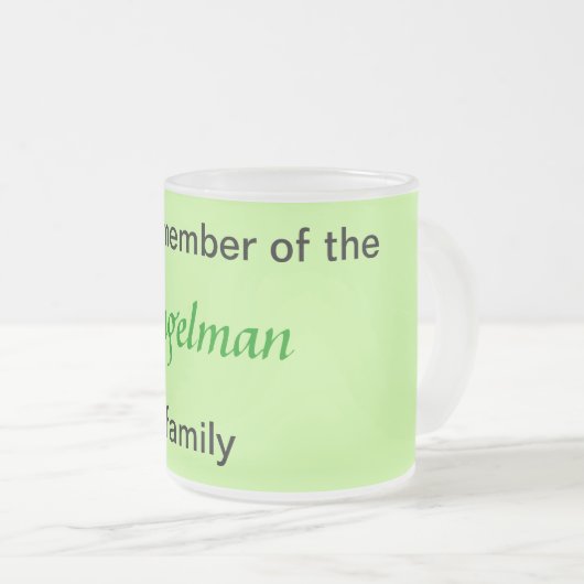 マグ誇りを持った – 家族の一員 フロストグラスマグカップ (正面右)