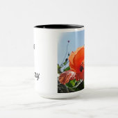 マグ赤いケシ:"良い日を過ごす" マグカップ (中央)