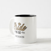 マグ金ゴールド及び黒いコップがある花嫁 ツートーンマグカップ (正面左)