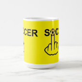 マグ鳥がサッカーフリップをフリップ コーヒーマグカップ (中央)