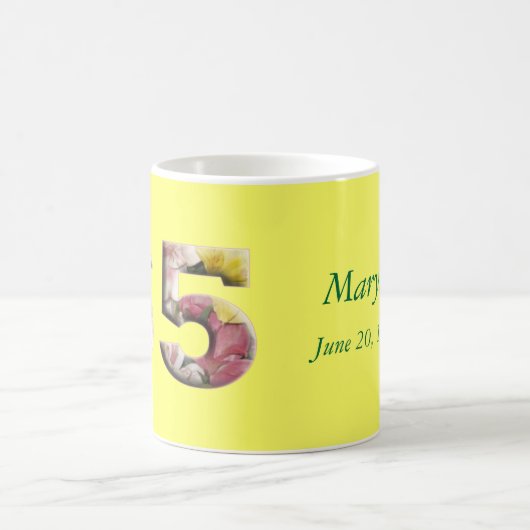 マグ65年のマイル標石の誕生日記念日の コーヒーマグカップ (中央)