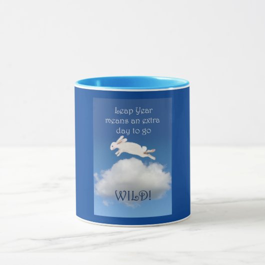 マグ、ウサギ、熱狂するうるう年の余分日 マグカップ (中央)