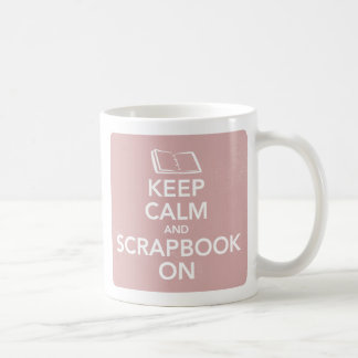 マグ、逆にされたピンクの平静そしてスクラップブックを保って下さい コーヒーマグカップ