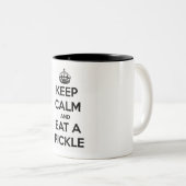 マグ(黒い内部) -平静を保ち、ピクルスを食べて下さい ツートーンマグカップ (正面右)