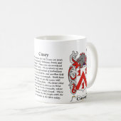マグCasey家族の紋章付き外衣 コーヒーマグカップ (正面右)