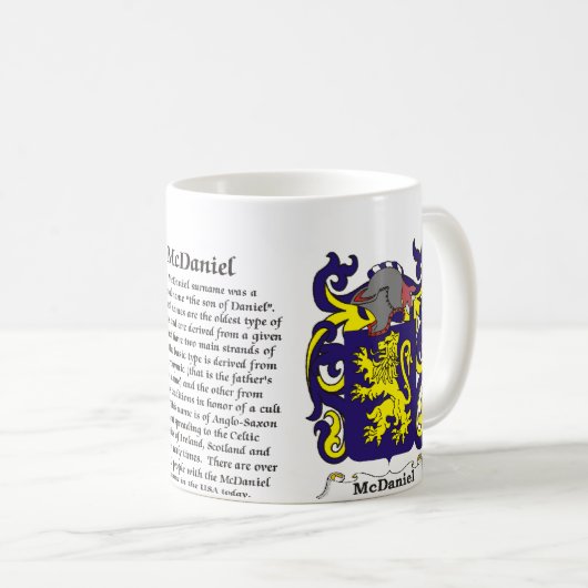 マグMcDaniel家族の紋章付き外衣 コーヒーマグカップ (正面右)
