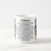 マグMcKenzie家族の紋章付き外衣 コーヒーマグカップ (中央)