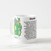 マグSnyder家族の紋章付き外衣 コーヒーマグカップ (正面左)
