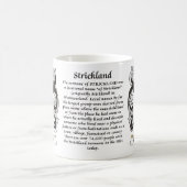 マグStrickland家族の紋章付き外衣 コーヒーマグカップ (中央)