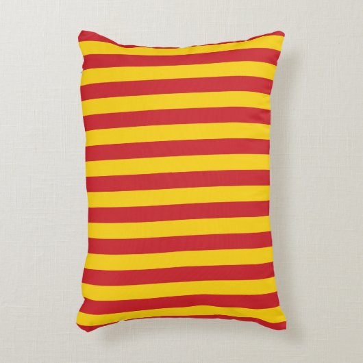 マケドニアベトストライプナム国旗の国(赤) p アクセントクッション (正面(垂直))