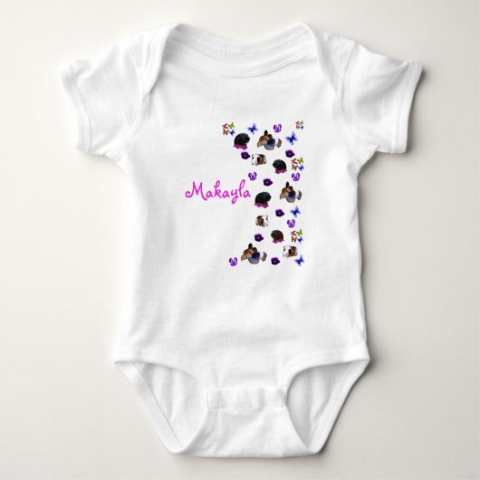 「マケラ」、モルモットやパンジーの名前。 ベビーボディスーツ (正面)