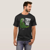 マコーのナイフでオウムを試す Tシャツ (正面フル)