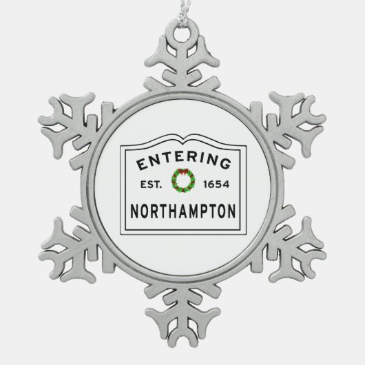 マサチューセッツ州ノースサンプトンに入る スノーフレークピューターオーナメント (正面)