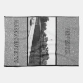 マサチューセッツ州ペペペレルにある歴史的な紙ミル キッチンタオル (横)