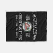 マサチューセッツ州マーサズ・ヴィニヤードのクリスマスツリー 赤いトラック 白 フリースブランケット (正面(横))