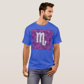 マザーオブパール蠍座〔占星術の〕十二宮図ピンクデジタル迷彩柄 Tシャツ (正面フル)