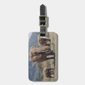 マザーゾウ歩く（ゾウ子牛） ラゲッジタグ (正面縦)