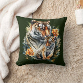 マザータイガーと彼女の子枕 クッション (ブランケット)