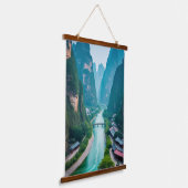 マジカルリバーバレー – カルストマウンテンセレニティ 吊り下げ型タペストリー (傾斜あり)