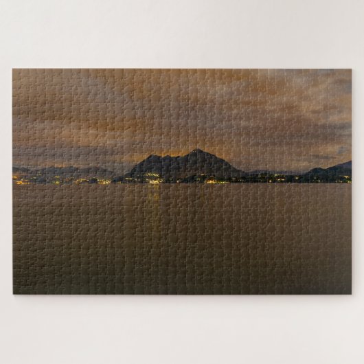 マジョーレ湖の風光明媚な夜の風景イタリア懸命 ジグソーパズル (横)