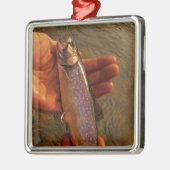 マスを手に メタルオーナメント (左)