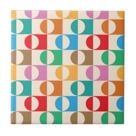 マスカラフルクパターン上のミッドセンチュリー円 タイル