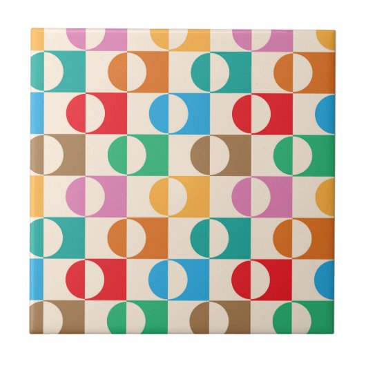 マスカラフルクパターン上のミッドセンチュリー円 タイル (正面)
