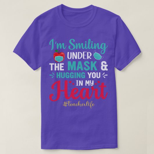 マスクの下で微笑み、心であなたを抱きしめている Tシャツ (デザイン正面)