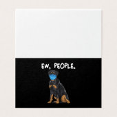 マスクをつけたロットワイラー犬 (外部フラット)