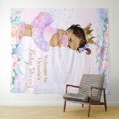 マスクを付けた紫とピンクの赤ちゃんとベビーシャワーの背景XL タペストリー (インサイチュ(横))