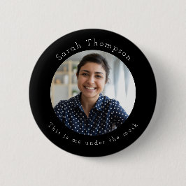 マスクボタンを付けたときの社員証写真 缶バッジ